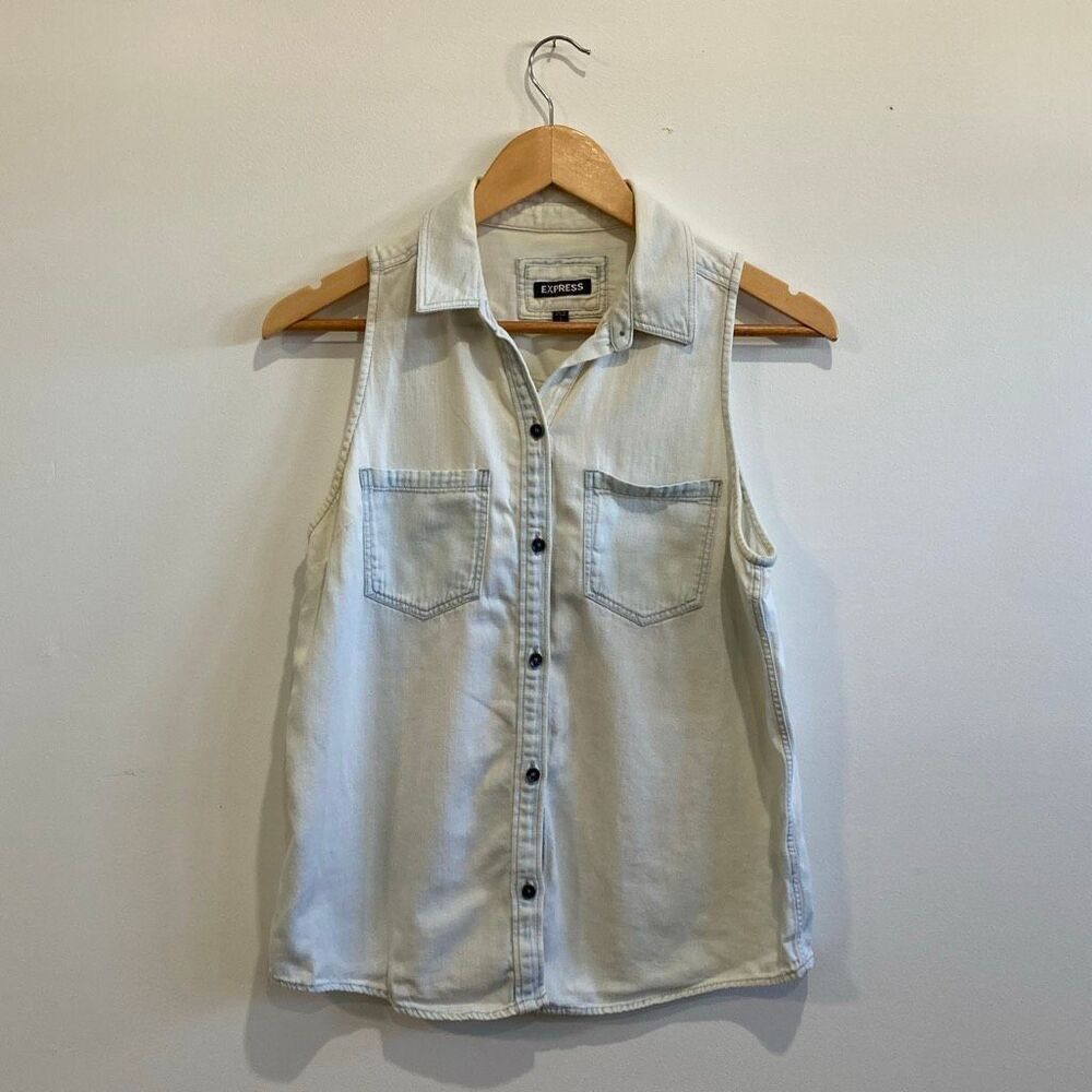 Express Light Denim Sleeveless Button Up size Small